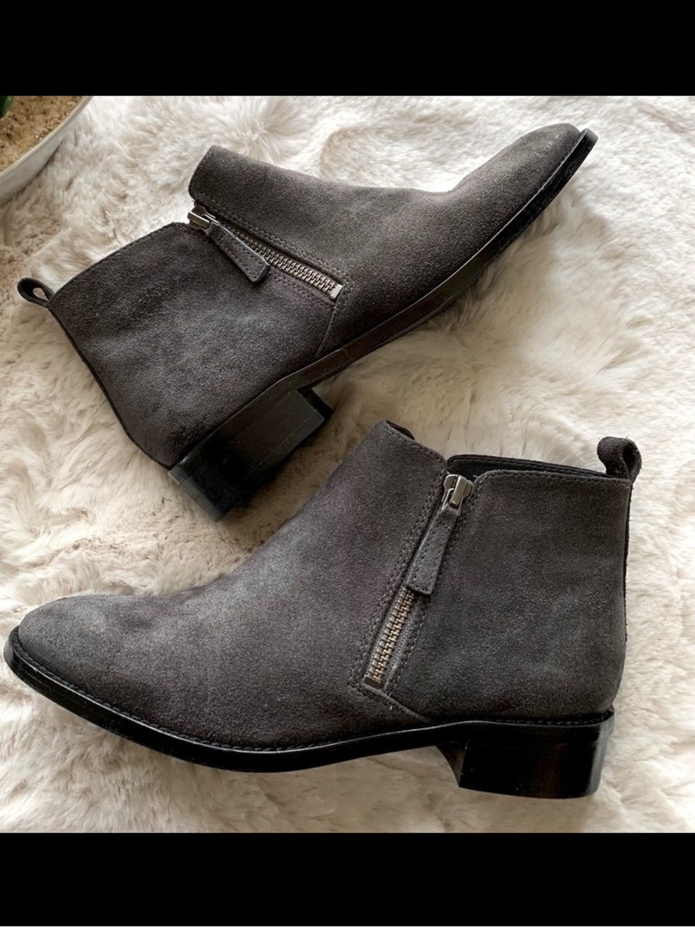 Michael Kors Suede Low Heel Ankle Boot Bootie Two Zippers Gray Women’s Size 5.5